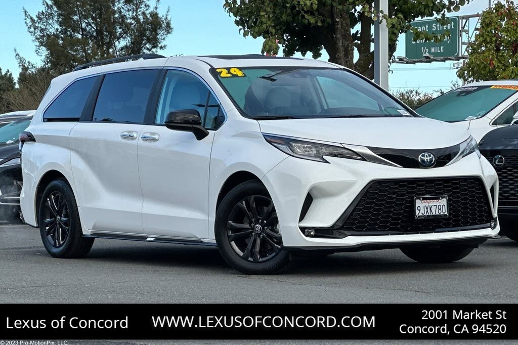 2024 Toyota Sienna XSE 7-Passenger AWD