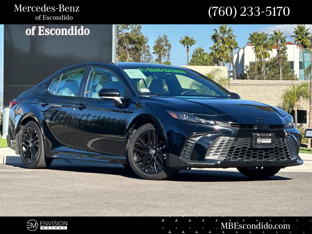 2025 Toyota Camry SE FWD