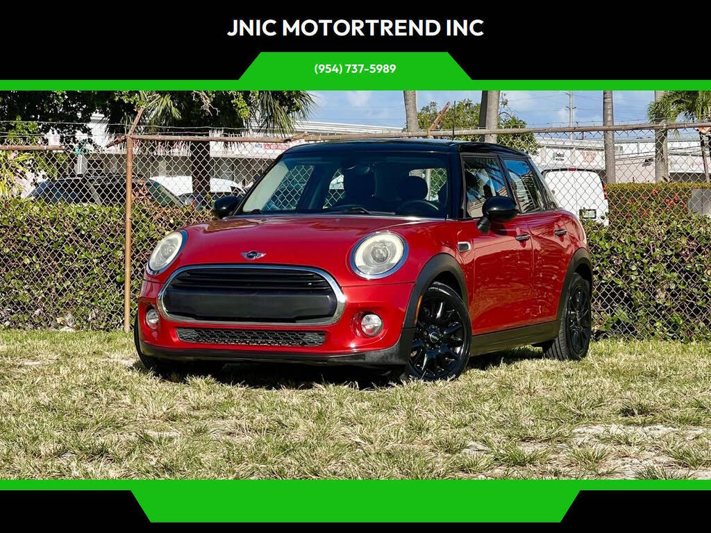 2016 MINI Cooper 4-Door Hatchback FWD