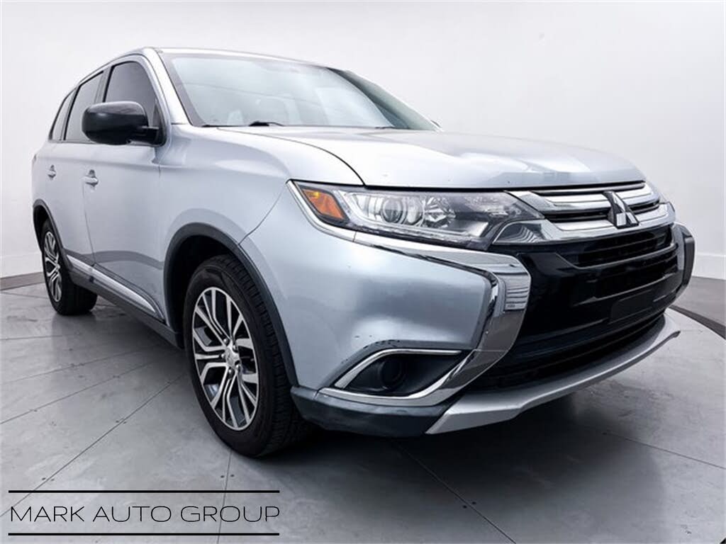 2017 Mitsubishi Outlander ES