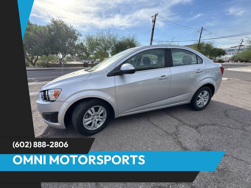 2016 Chevrolet Sonic LT Sedan FWD