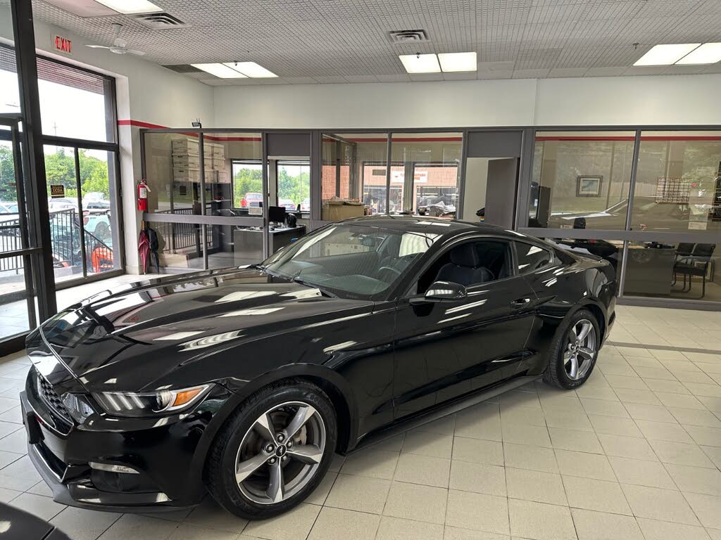 Ford Mustang V6 Coupe RWD 2017