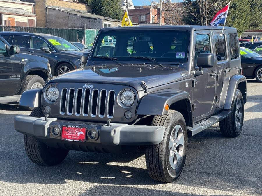 2017 Jeep Wrangler Unlimited Sahara 4WD