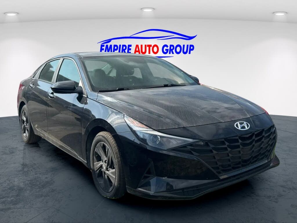 2023 Hyundai Elantra SEL FWD