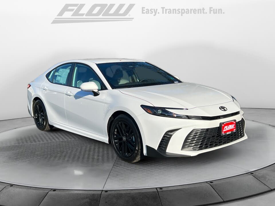 2026 Toyota Camry SE FWD