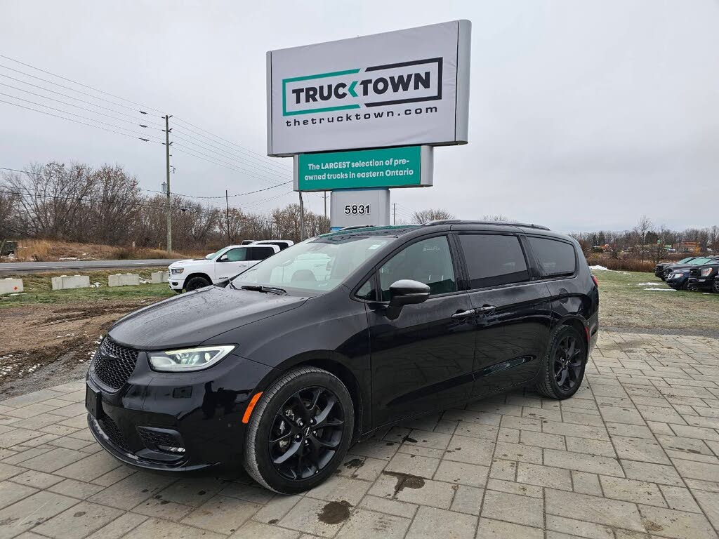 2023 Chrysler Pacifica Touring L FWD