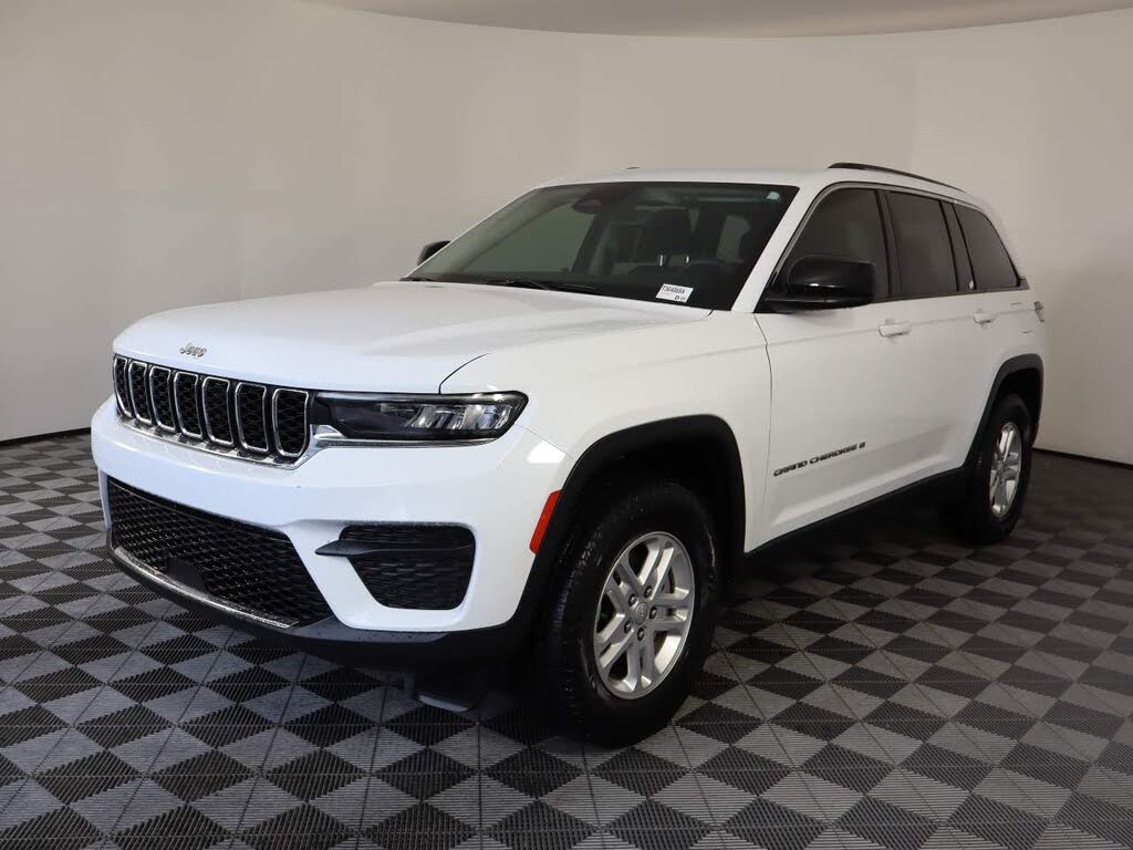 2023 Jeep Grand Cherokee Laredo 4WD