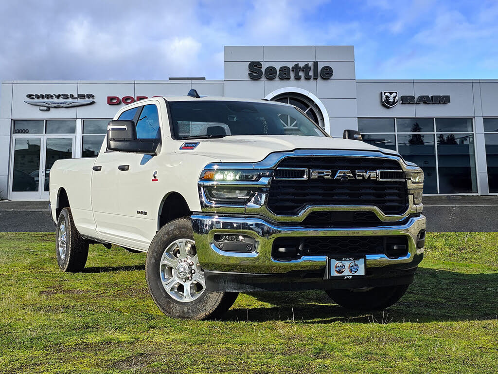2025 RAM 3500 Big Horn Crew Cab LB 4WD