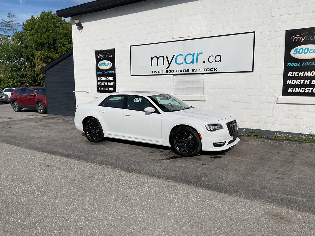 2023 Chrysler 300 Touring L AWD