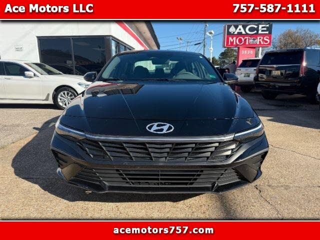 2024 Hyundai Elantra SEL FWD