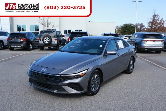 2024 Hyundai Elantra SEL FWD
