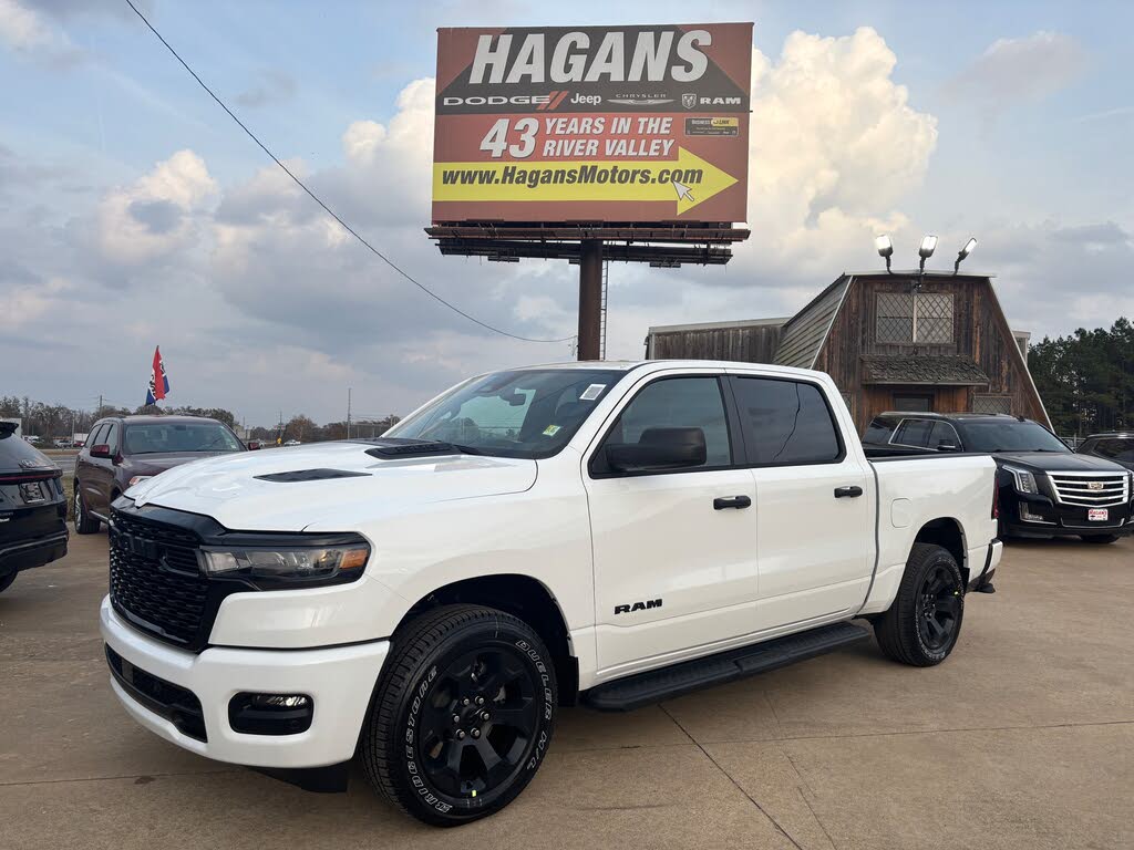 2026 RAM 1500 Express Crew Cab 4WD