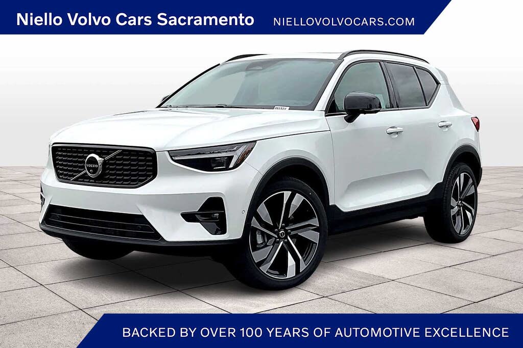 2026 Volvo XC40 B4 Plus FWD