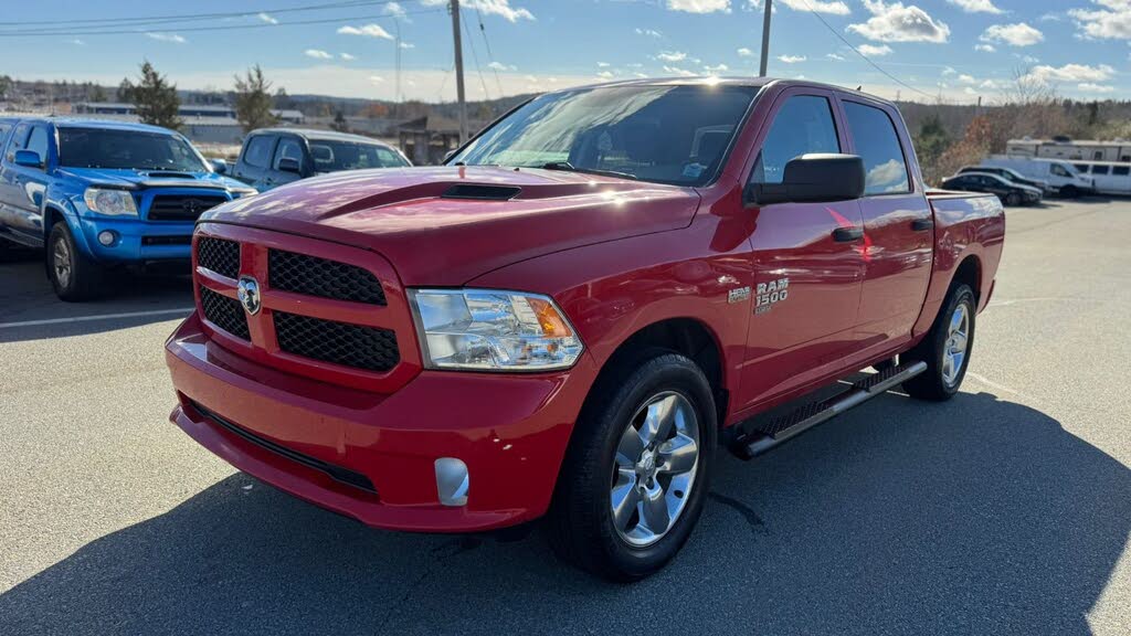 RAM 1500 Classic Express Crew Cab 4WD 2019