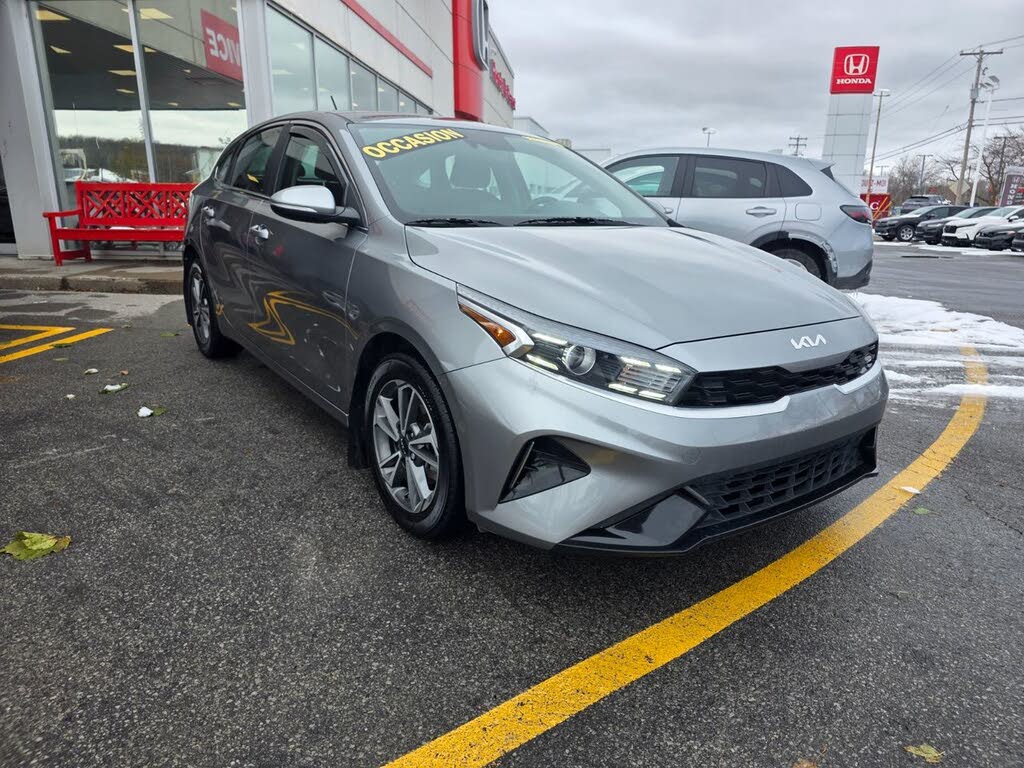 2024 Kia Forte5 EX FWD