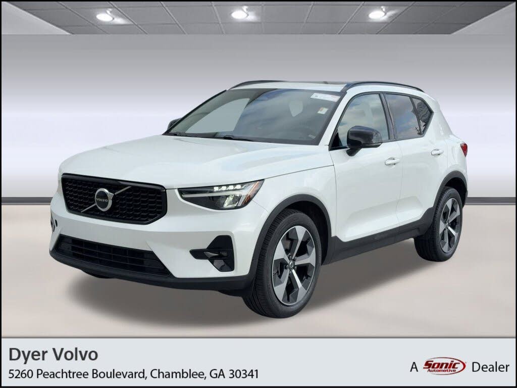 2023 Volvo XC40 B5 Plus Dark Theme AWD