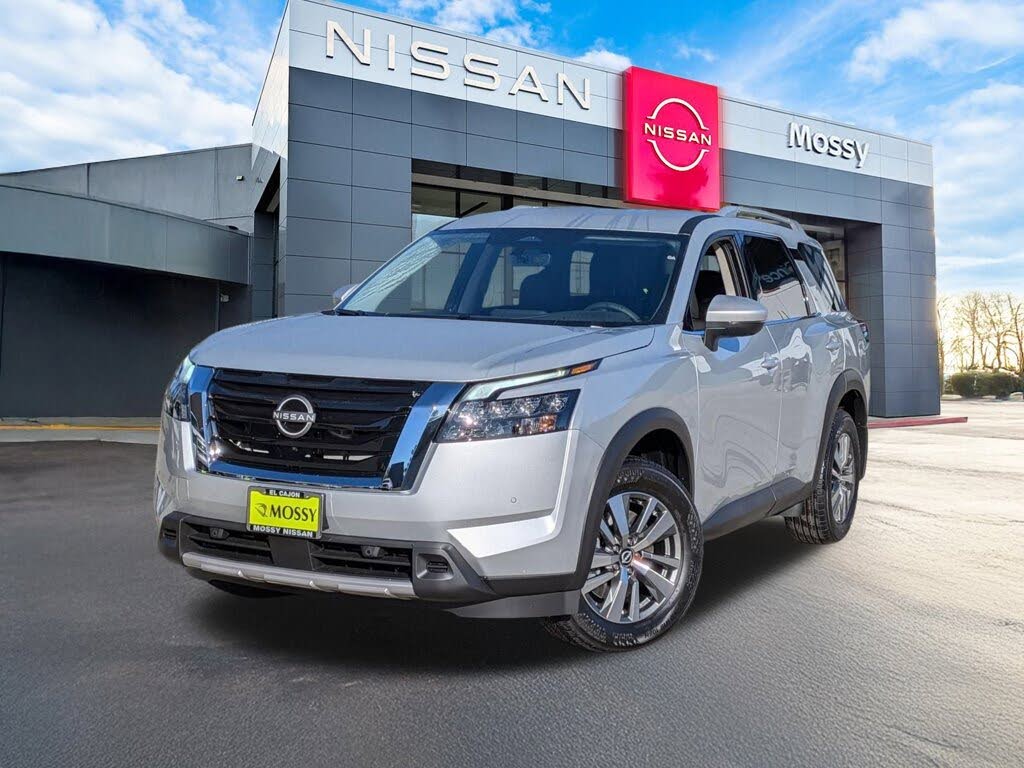 2025 Nissan Pathfinder SL FWD