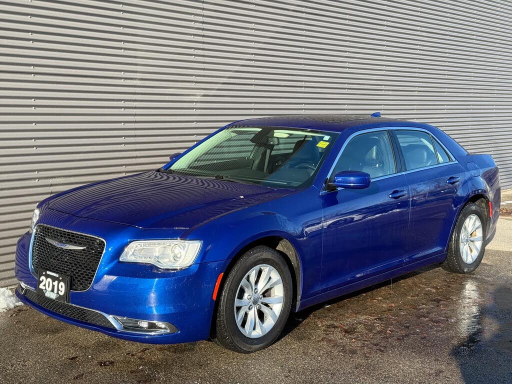2019 Chrysler 300 Touring RWD