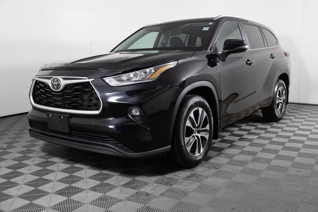 Toyota Highlander XLE AWD 2023
