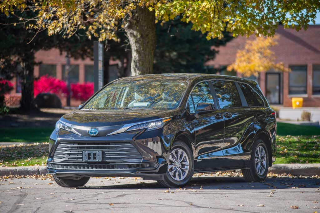 2021 Toyota Sienna LE 8-Passenger FWD