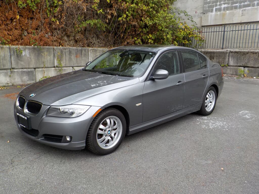 2011 BMW 3 Series 323i Sedan RWD