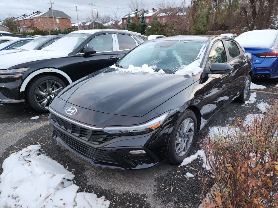 Hyundai Elantra Preferred FWD 2025