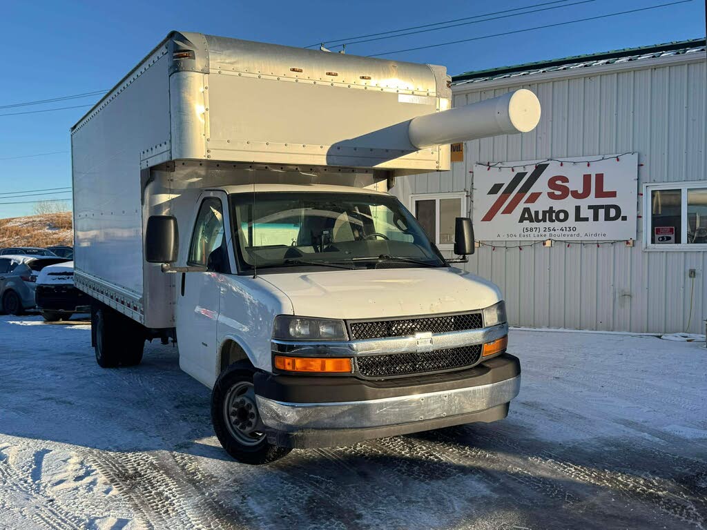 2018 Chevrolet Express Chassis 3500 177 Cutaway RWD
