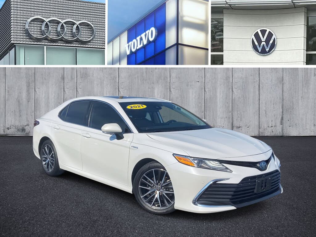 2021 Toyota Camry Hybrid XLE FWD