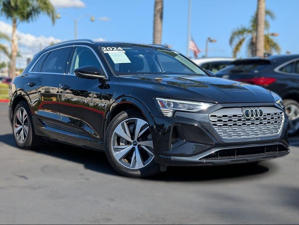 2024 Audi Q8 e-tron quattro Premium Plus AWD