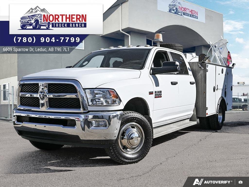 2016 RAM 3500 Chassis Laramie Crew Cab 4WD