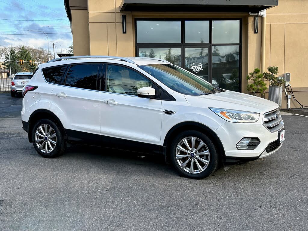 2017 Ford Escape Titanium FWD