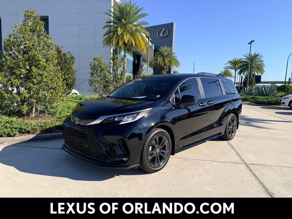 2024 Toyota Sienna XSE 7-Passenger FWD