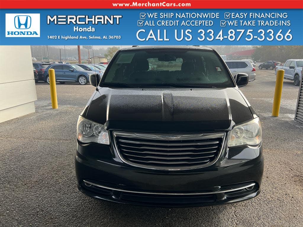 2016 Chrysler Town & Country Touring FWD