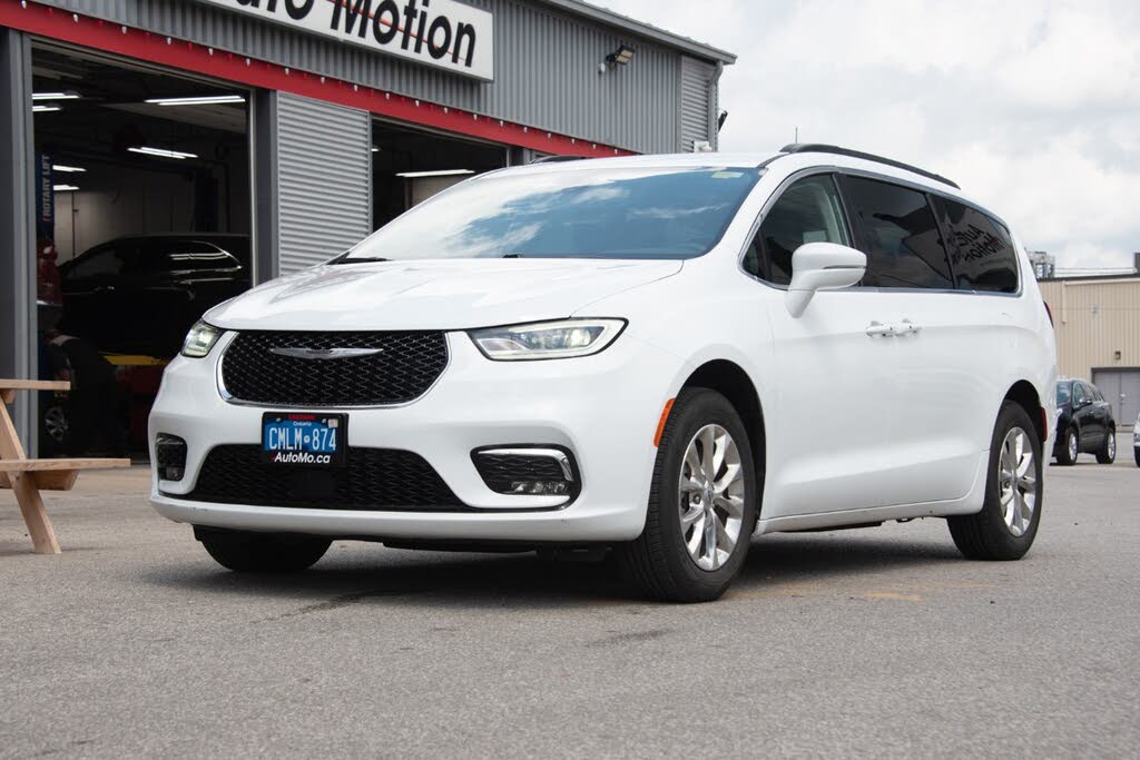 Chrysler Pacifica Touring L AWD 2022