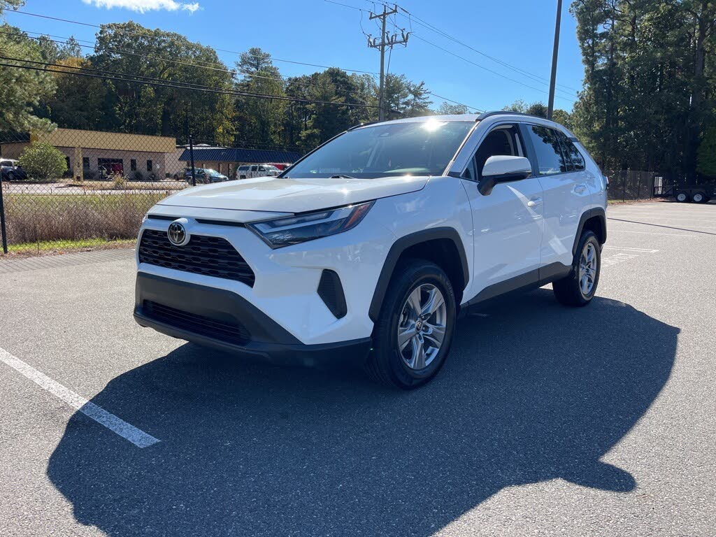 2024 Toyota RAV4 XLE FWD