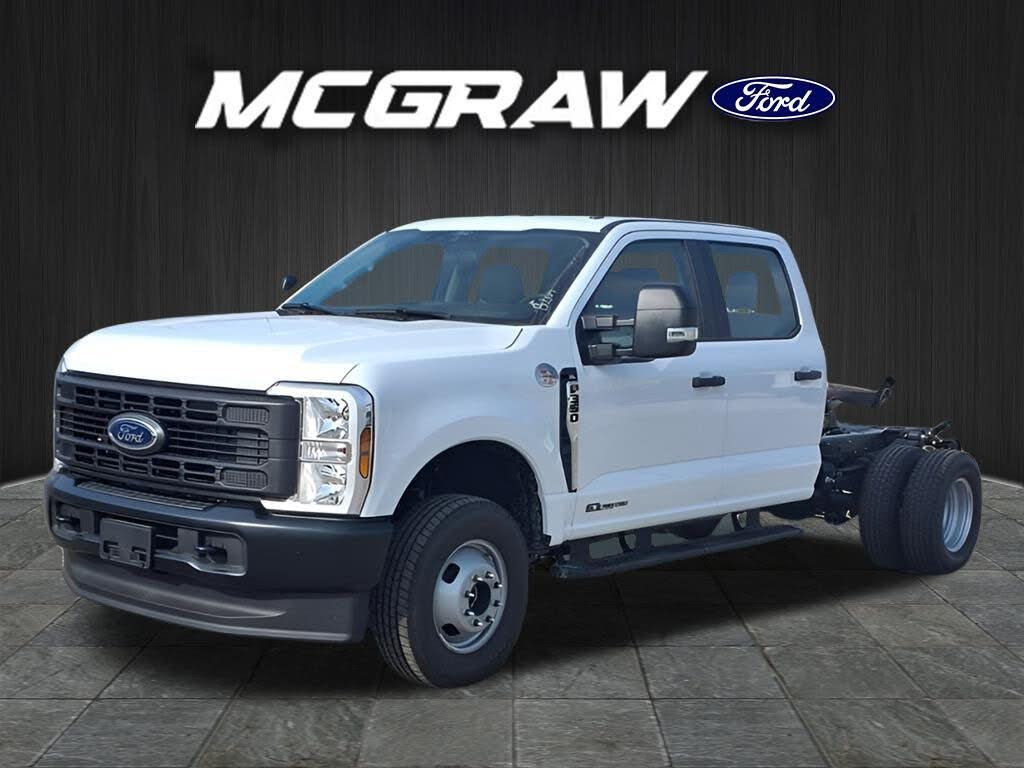 2026 Ford F-350 Super Duty Chassis XL Crew Cab DRW 4WD