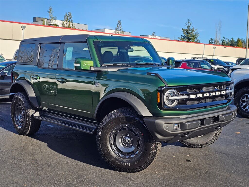 2025 Ford Bronco Outer Banks 4-Door 4WD