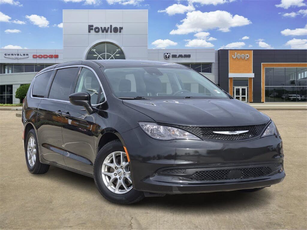 2023 Chrysler Voyager LX FWD