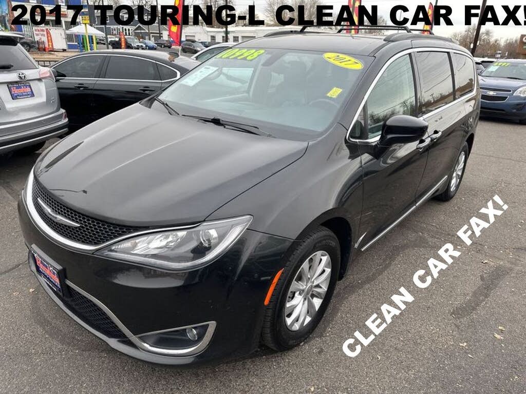 2017 Chrysler Pacifica Touring L FWD
