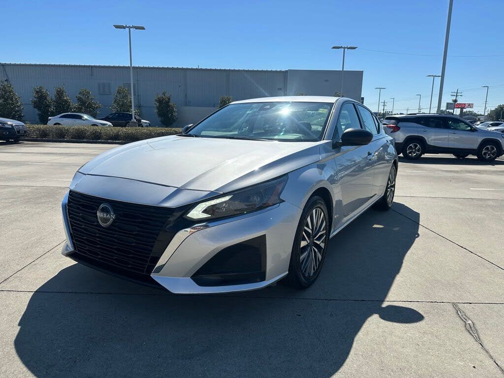 2024 Nissan Altima 2.5 SV FWD
