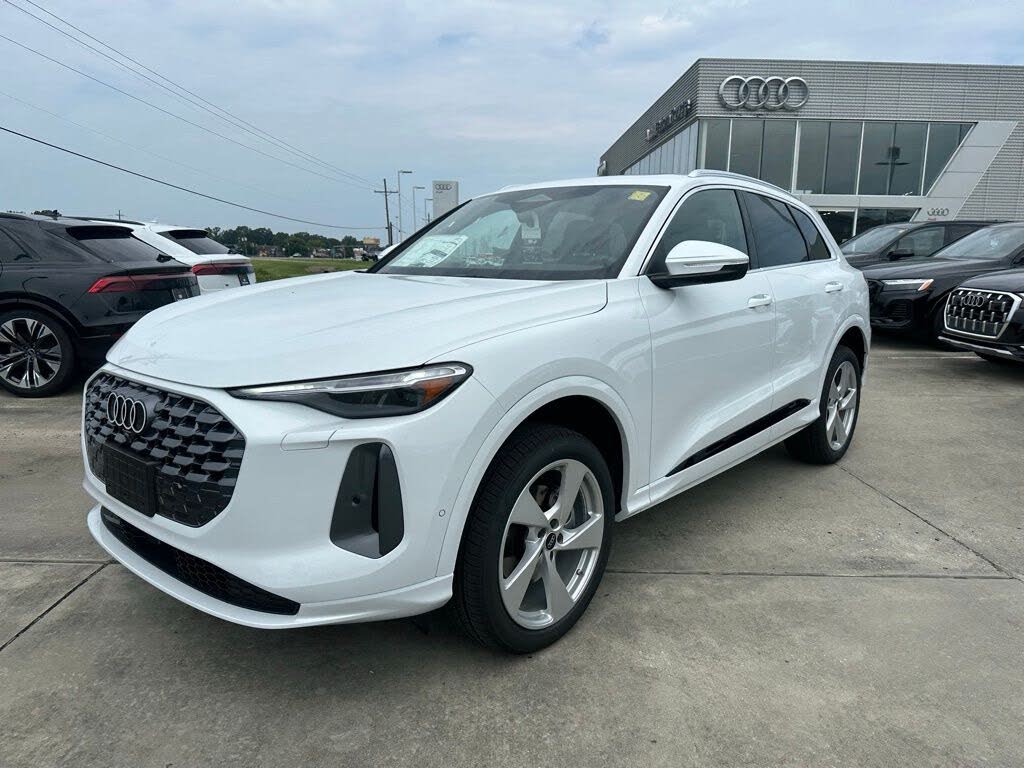 2025 Audi Q5 quattro Premium Plus 40 TFSI