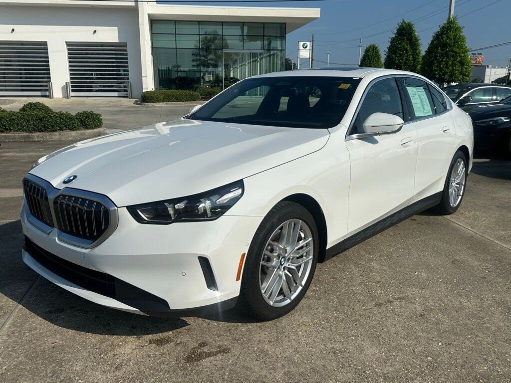 2025 BMW 5 Series 530i RWD