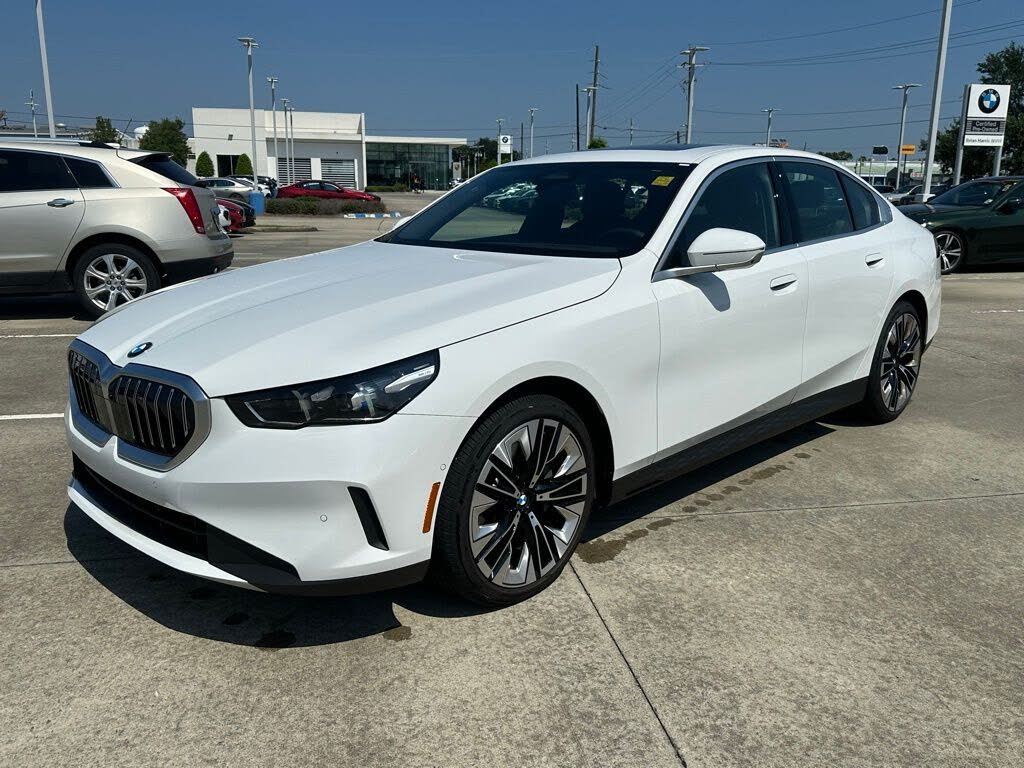 2025 BMW 5 Series 530i RWD