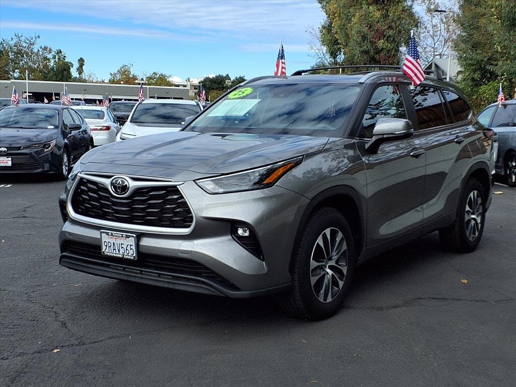 2025 Toyota Highlander XLE FWD