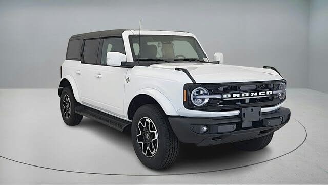 2025 Ford Bronco Outer Banks 4-Door 4WD