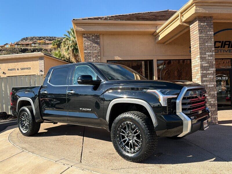 2025 Toyota Tundra Limited CrewMax Cab 4WD