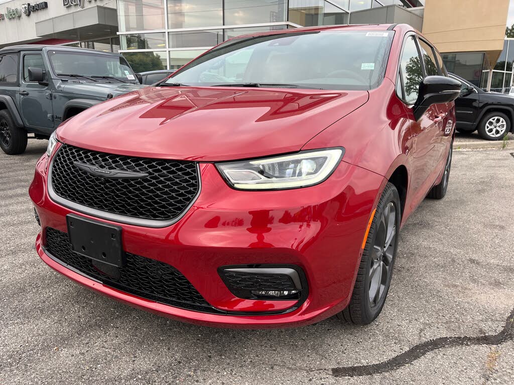 2026 Chrysler Pacifica Select AWD