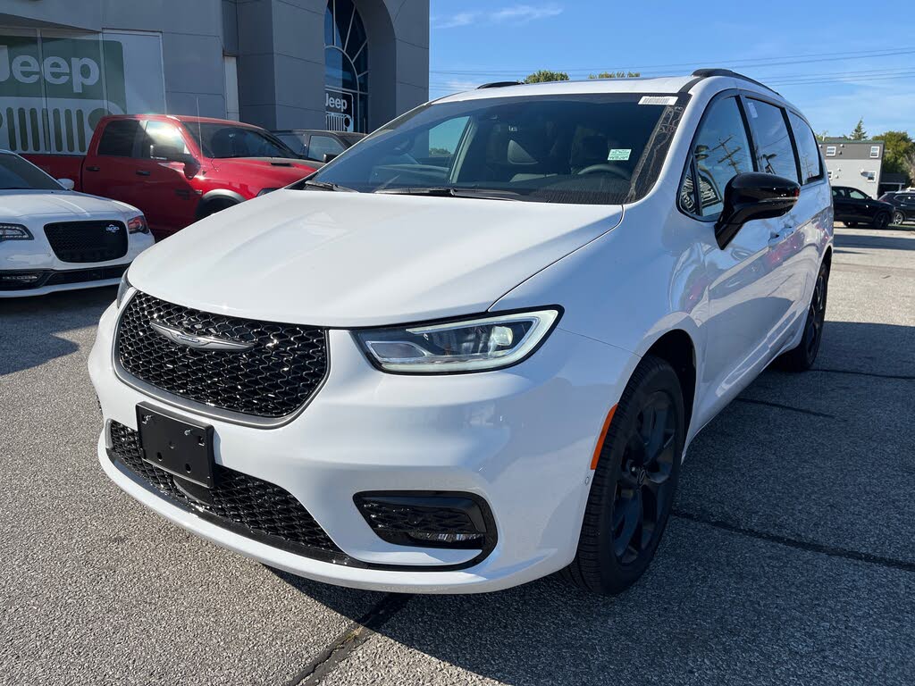 2026 Chrysler Pacifica Limited AWD