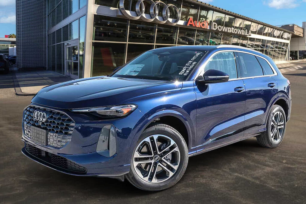 2025 Audi Q5 quattro Premium 40 TFSI