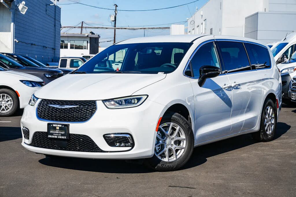 2026 Chrysler Pacifica Select FWD